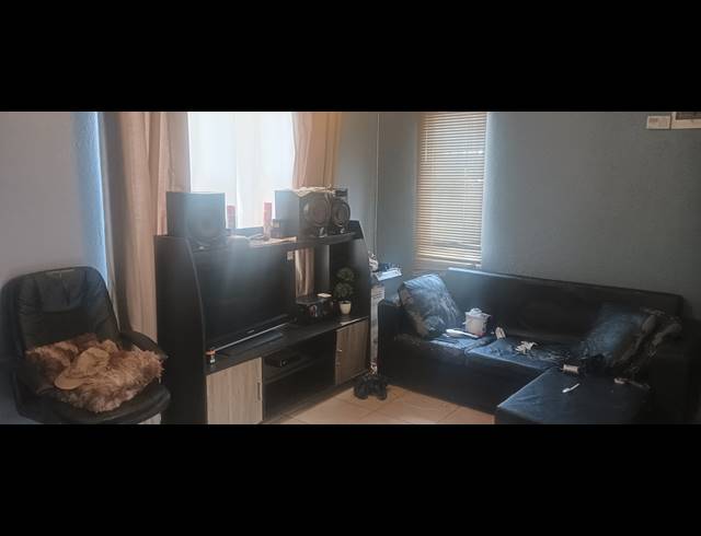 3 BEDROOM FREEHOLD FOR SALE IN WINDMILL PARK